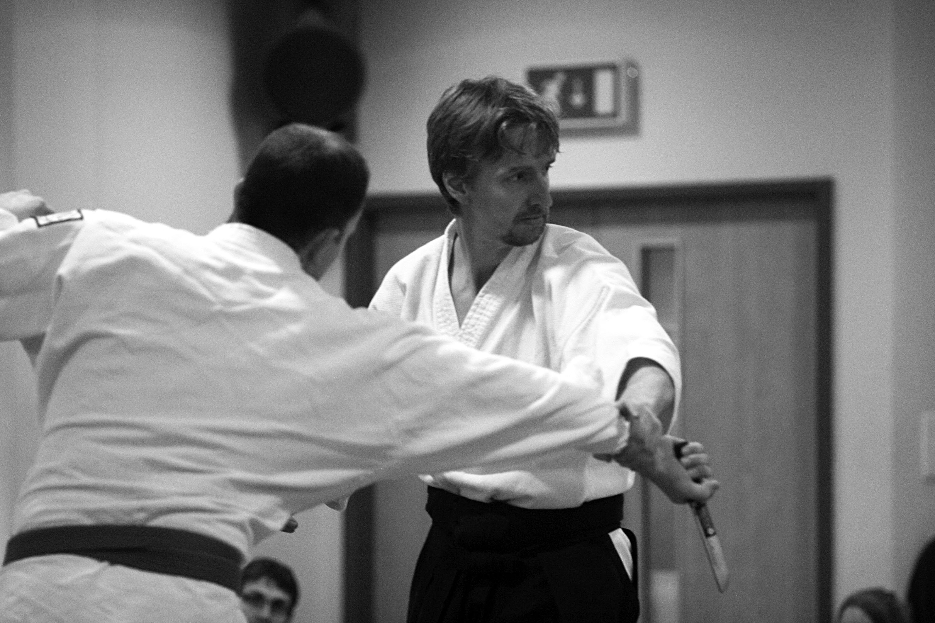 Aikido knife defence